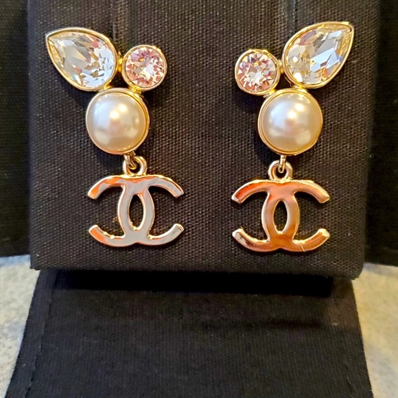 Authentic CHANEL CRYSTAL AND PEARL CC DANGLE EARRINGS - Picture 2 of 8